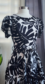 Cargar imagen en el visor de la galería, Mya Maxi Floral Dress
