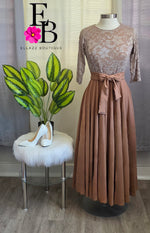 Cargar imagen en el visor de la galería, Encaje Maxi Dress Brown
