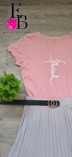 Cargar imagen en el visor de la galería, Camisa Pink Blessed
