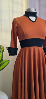 Cargar imagen en el visor de la galería, Mustard Maxi Dress

