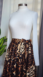 Cargar imagen en el visor de la galería, Animal Print Maxi Dress
