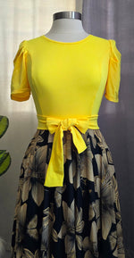 Cargar imagen en el visor de la galería, Yellow Maxi Dress
